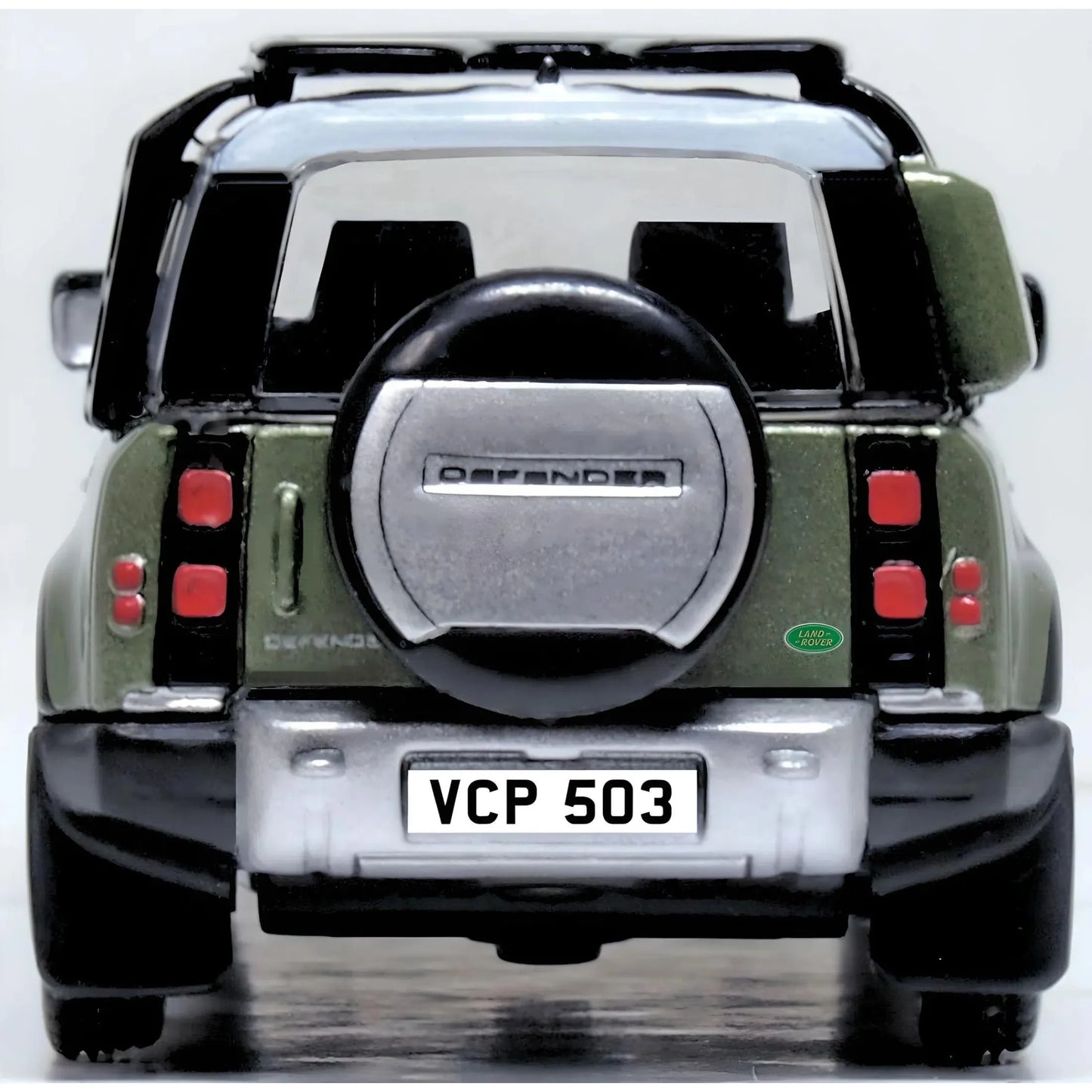 1/76 New Land Rover Defender 110 Pangea Green
