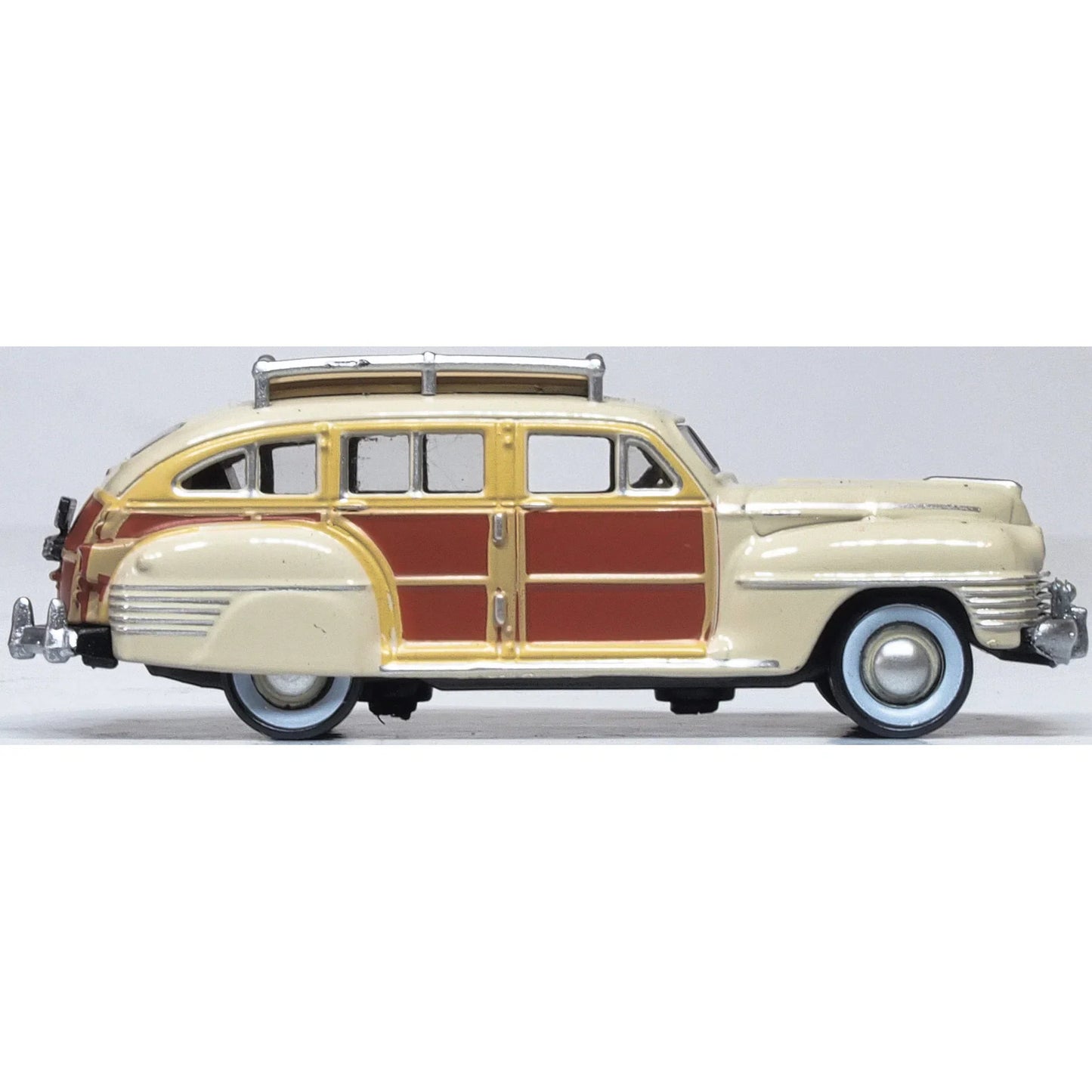 1/87 Chrysler T & C Woody Wagon 1942 Catalina Tan