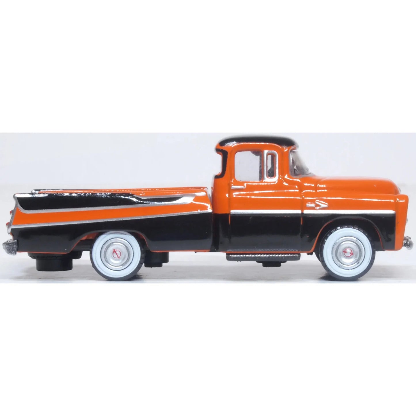 1/87 Dodge D100 Pick Up 1957 Omaha Orange and Jewel Black