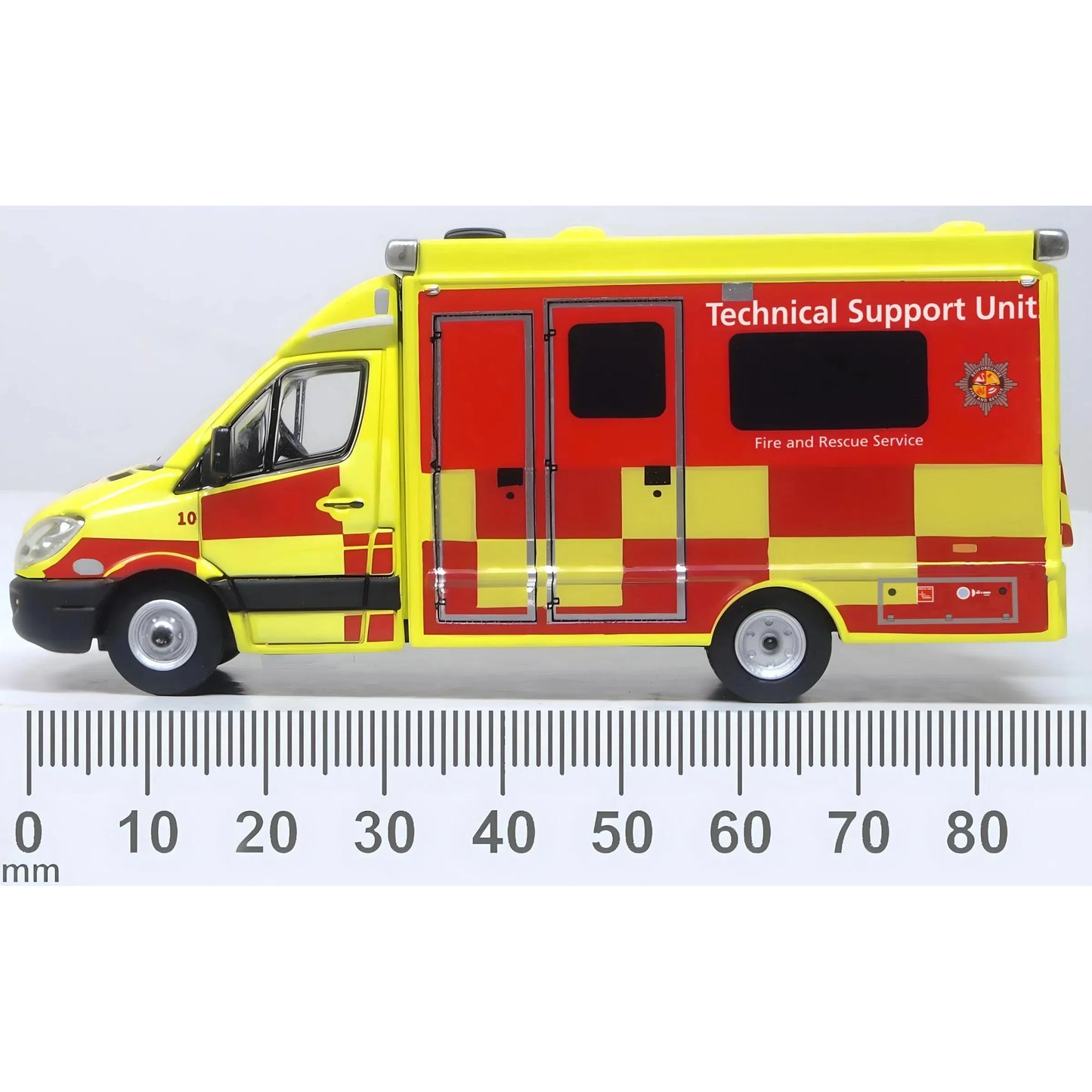 1/76 Mercedes Bedfordshire Fire & Rescue Service