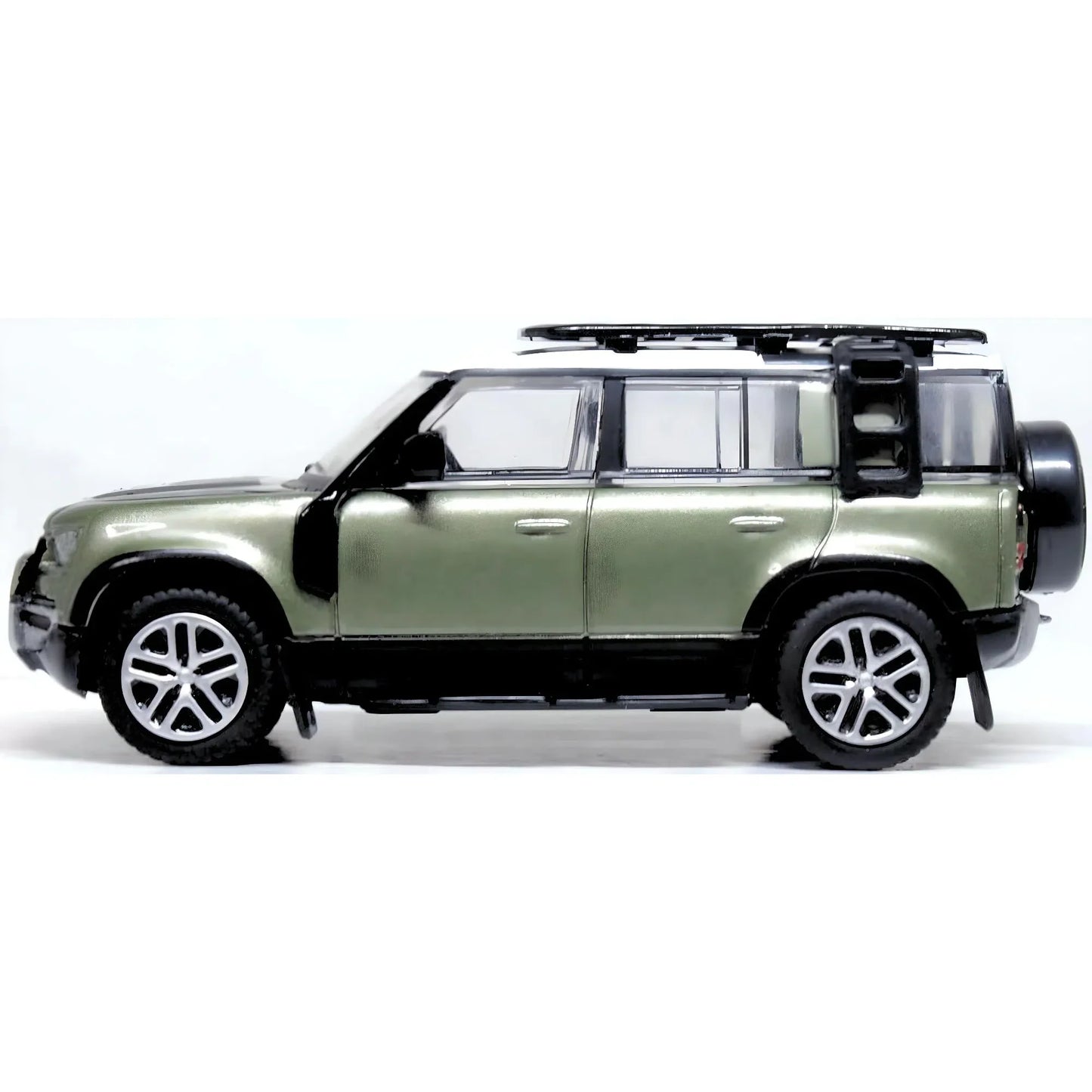 1/76 New Land Rover Defender 110 Pangea Green